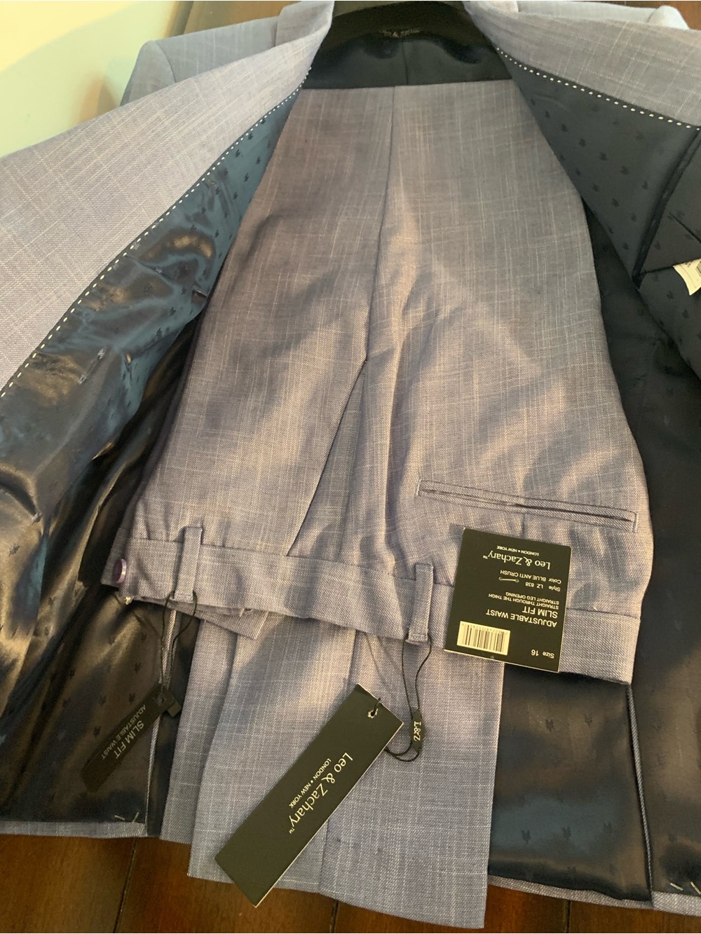 New With Tags LEO & ZACHARY in Color Blue Anti Crush Size 16